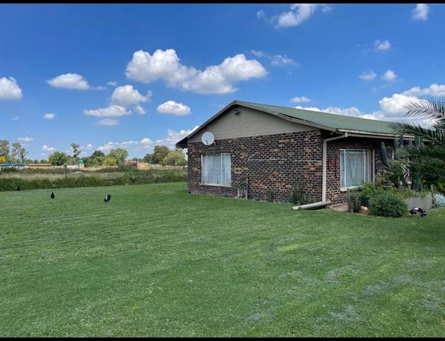 FARM FOR SALE IN VAALVIEW